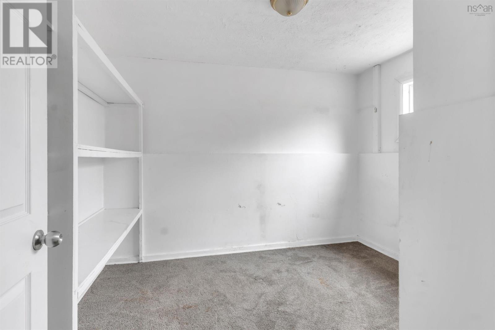 Property 9 of 34 of 669 Portland Street