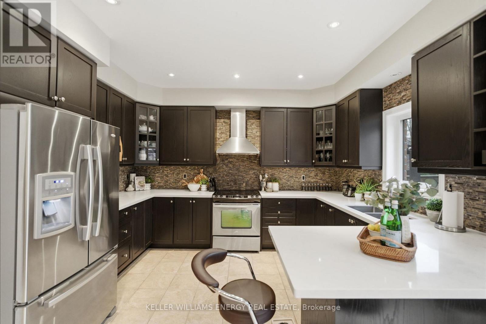 568 GEORGE REYNOLDS DRIVE - 14