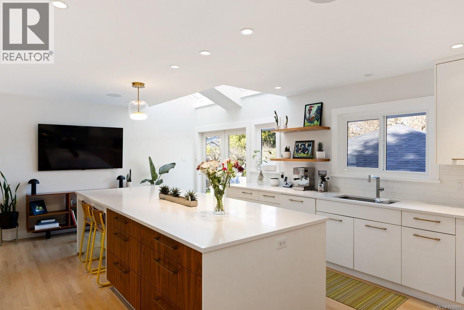  2700 Dorset Road, Oak Bay