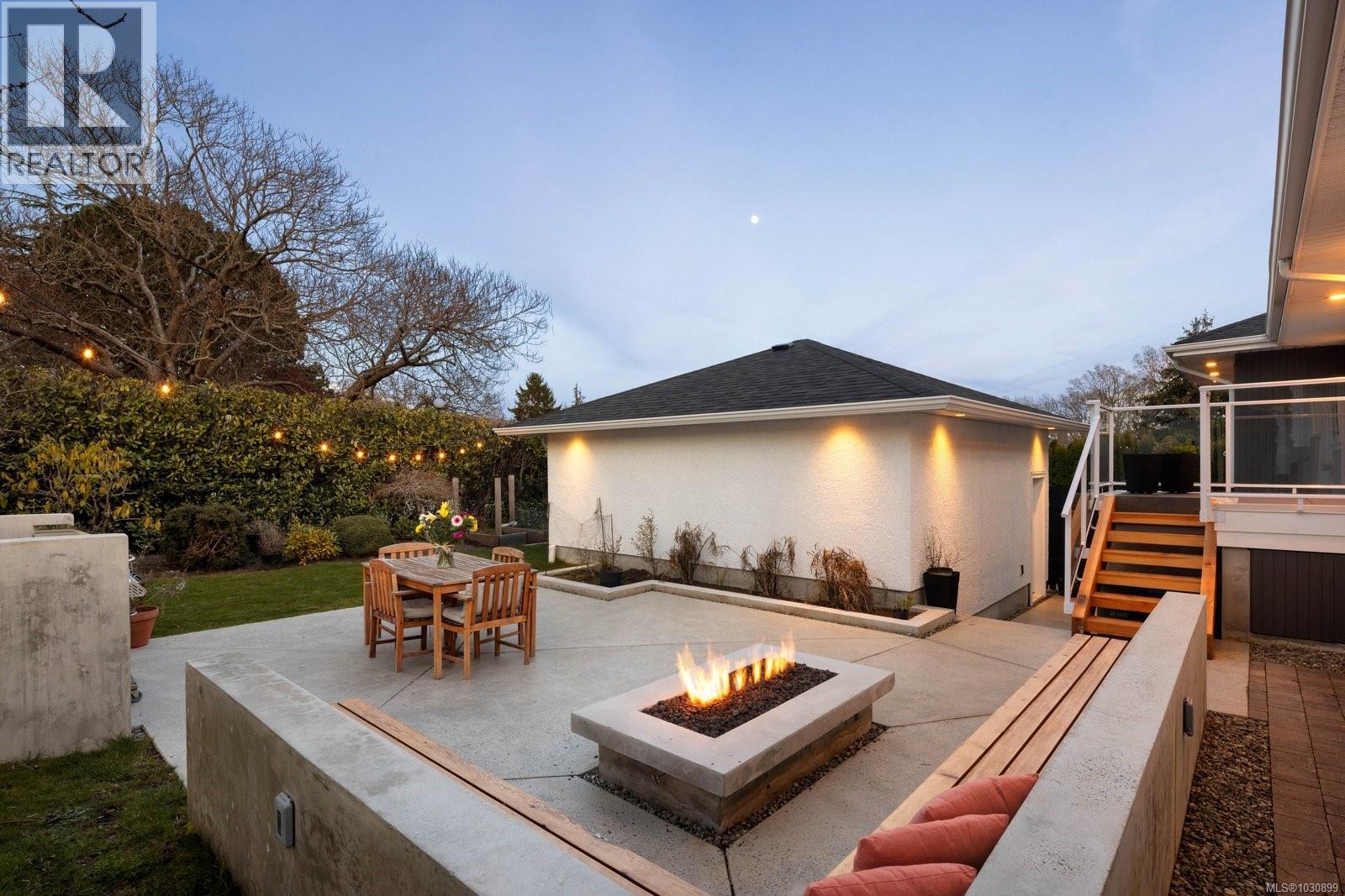  2700 Dorset Road, Oak Bay