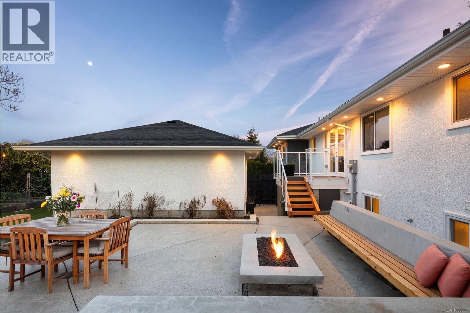  2700 Dorset Road, Oak Bay