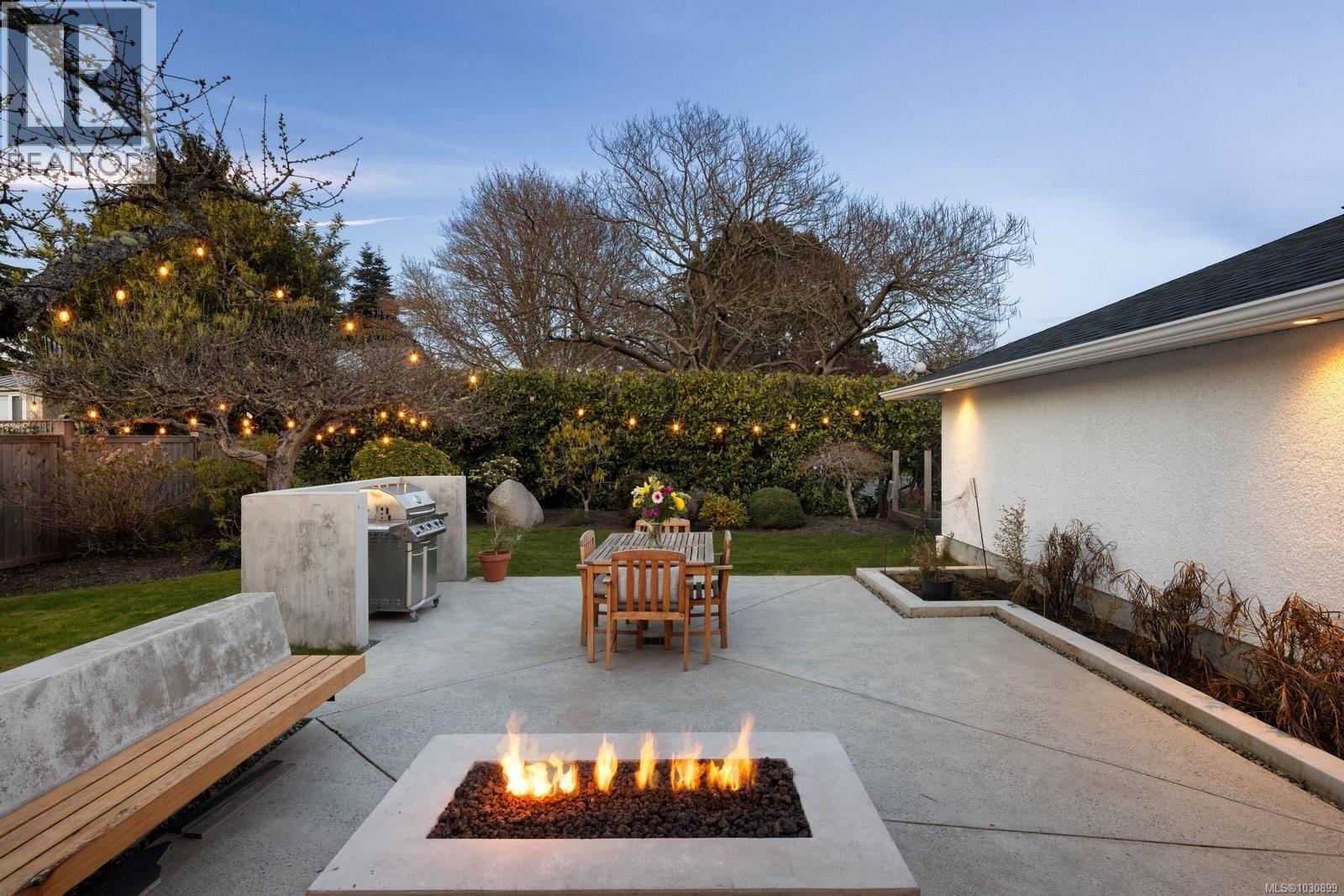  2700 Dorset Road, Oak Bay