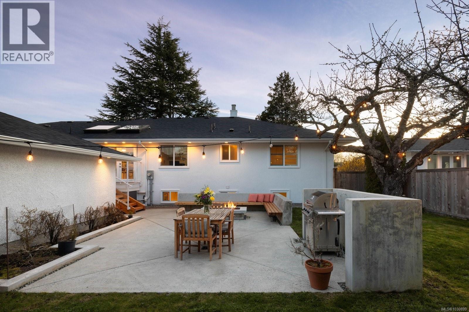  2700 Dorset Road, Oak Bay