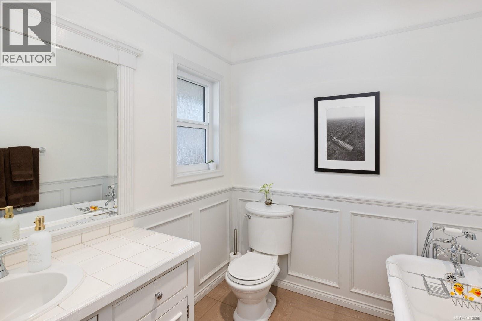  2700 Dorset Road, Oak Bay