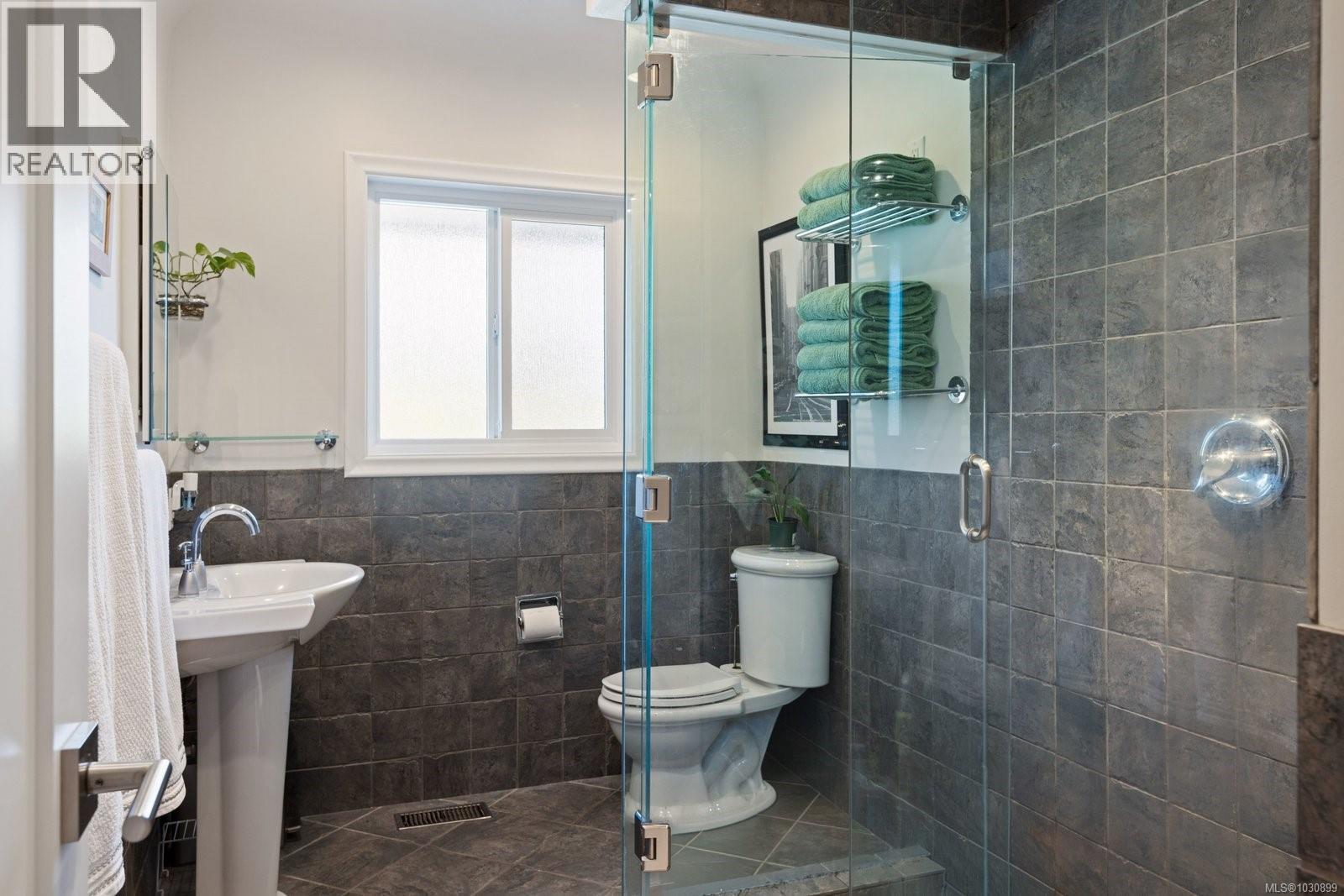  2700 Dorset Road, Oak Bay