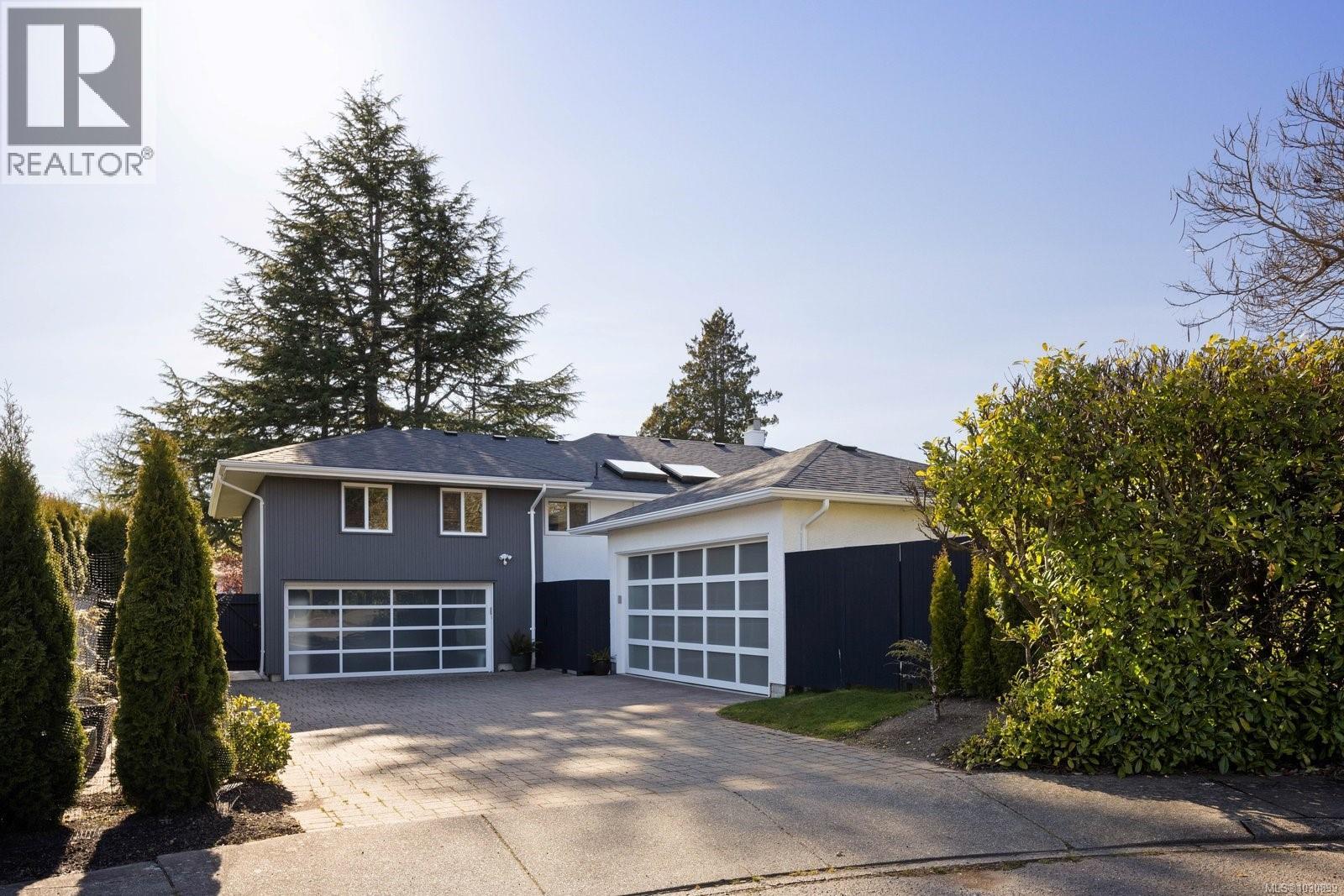  2700 Dorset Road, Oak Bay