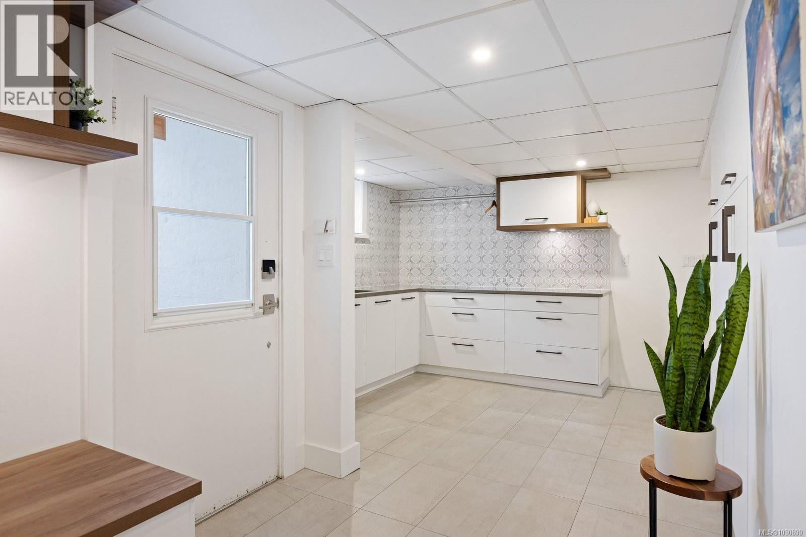  2700 Dorset Road, Oak Bay