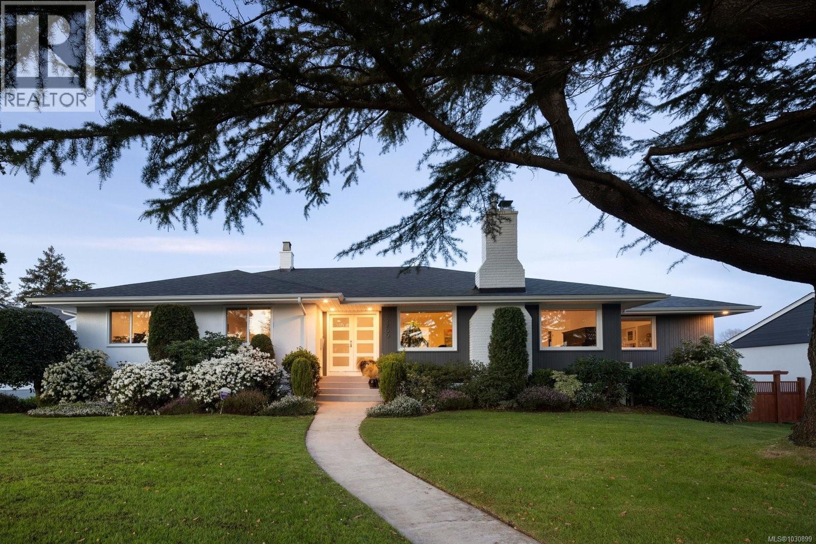  2700 Dorset Road, Oak Bay