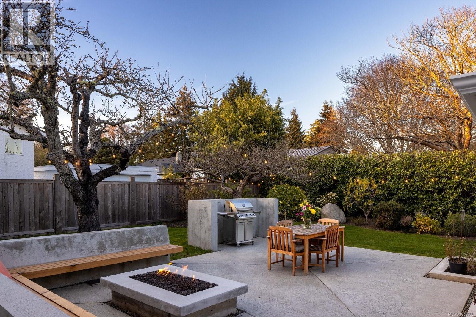  2700 Dorset Road, Oak Bay