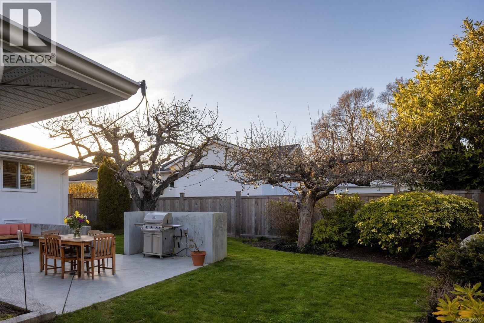  2700 Dorset Road, Oak Bay