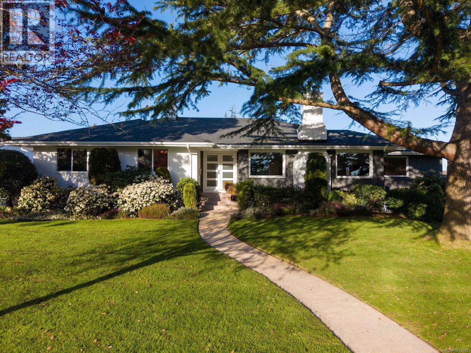  2700 Dorset Road, Oak Bay