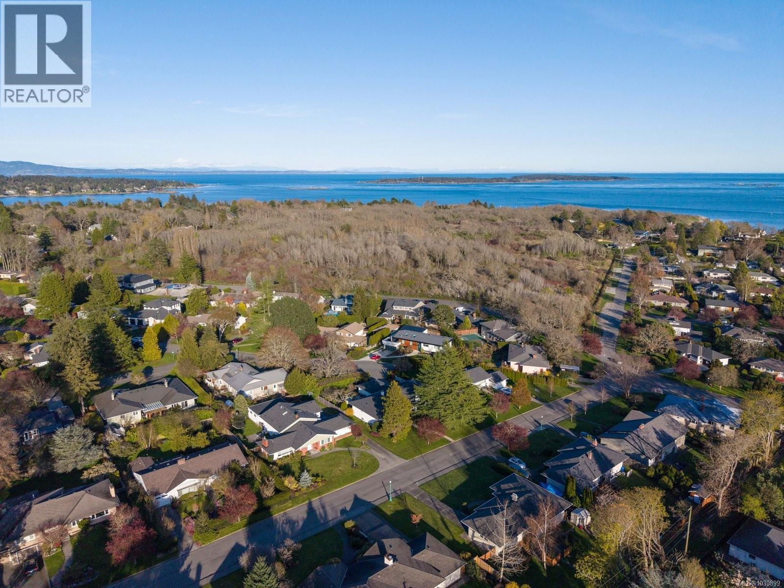  2700 Dorset Road, Oak Bay