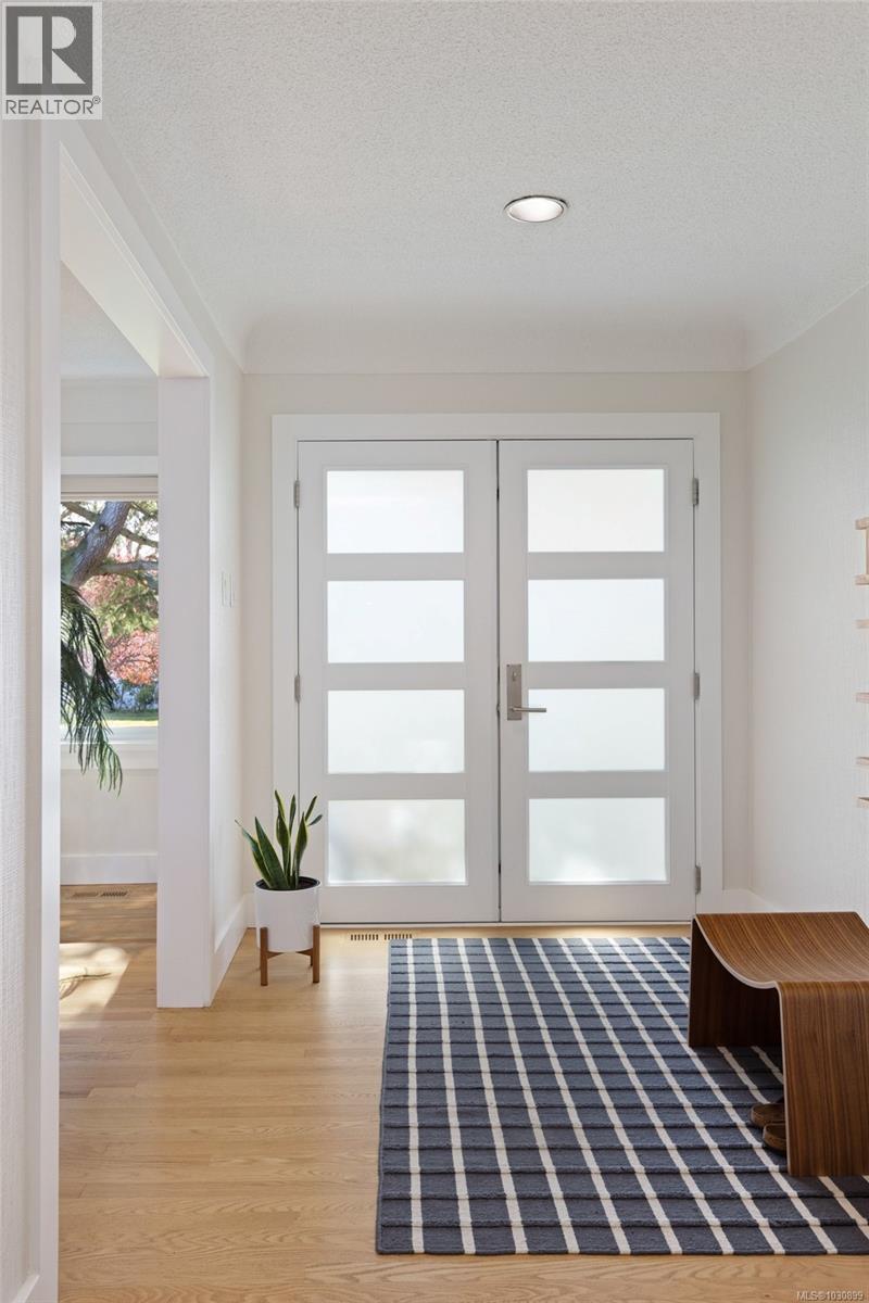  2700 Dorset Road, Oak Bay