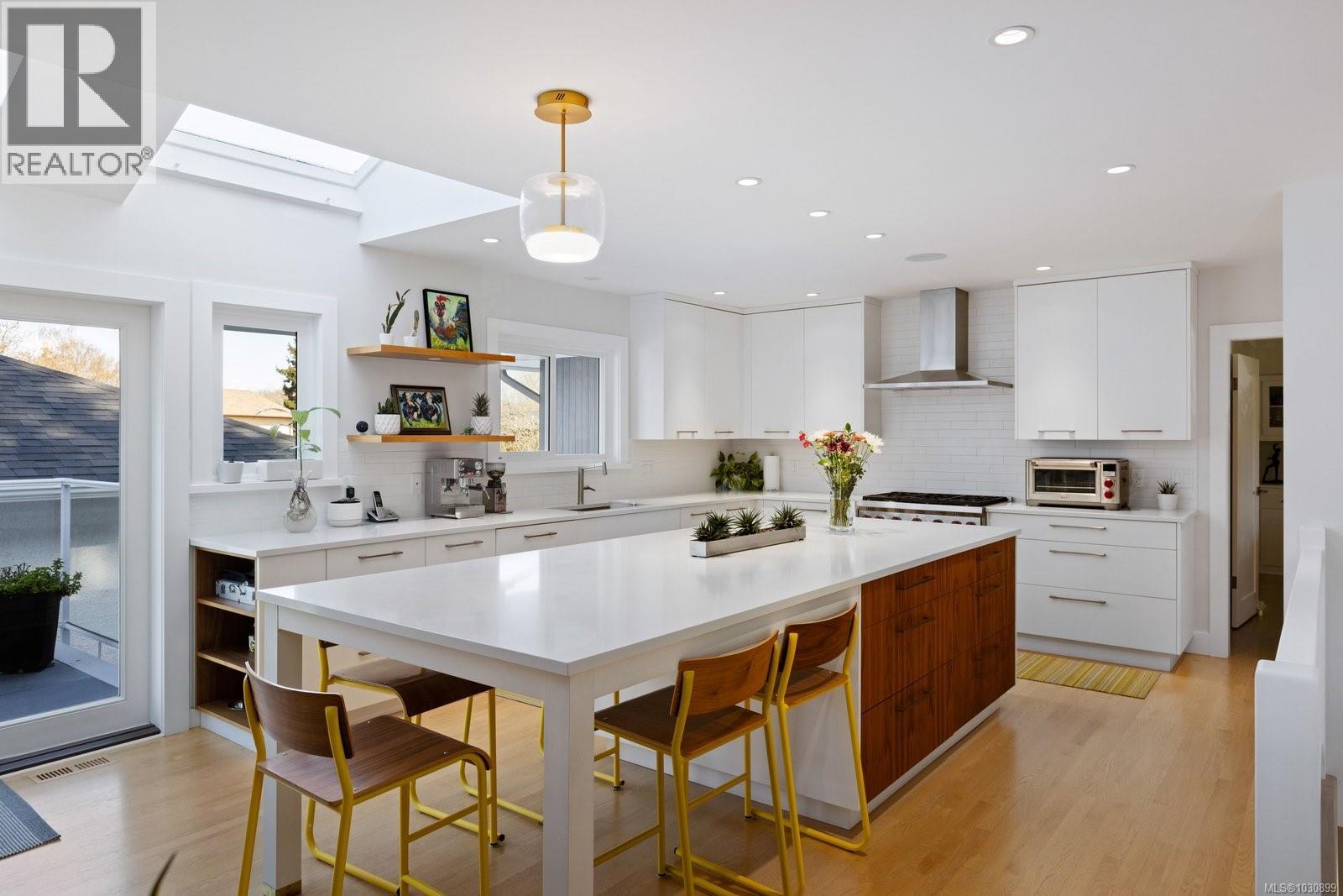  2700 Dorset Road, Oak Bay