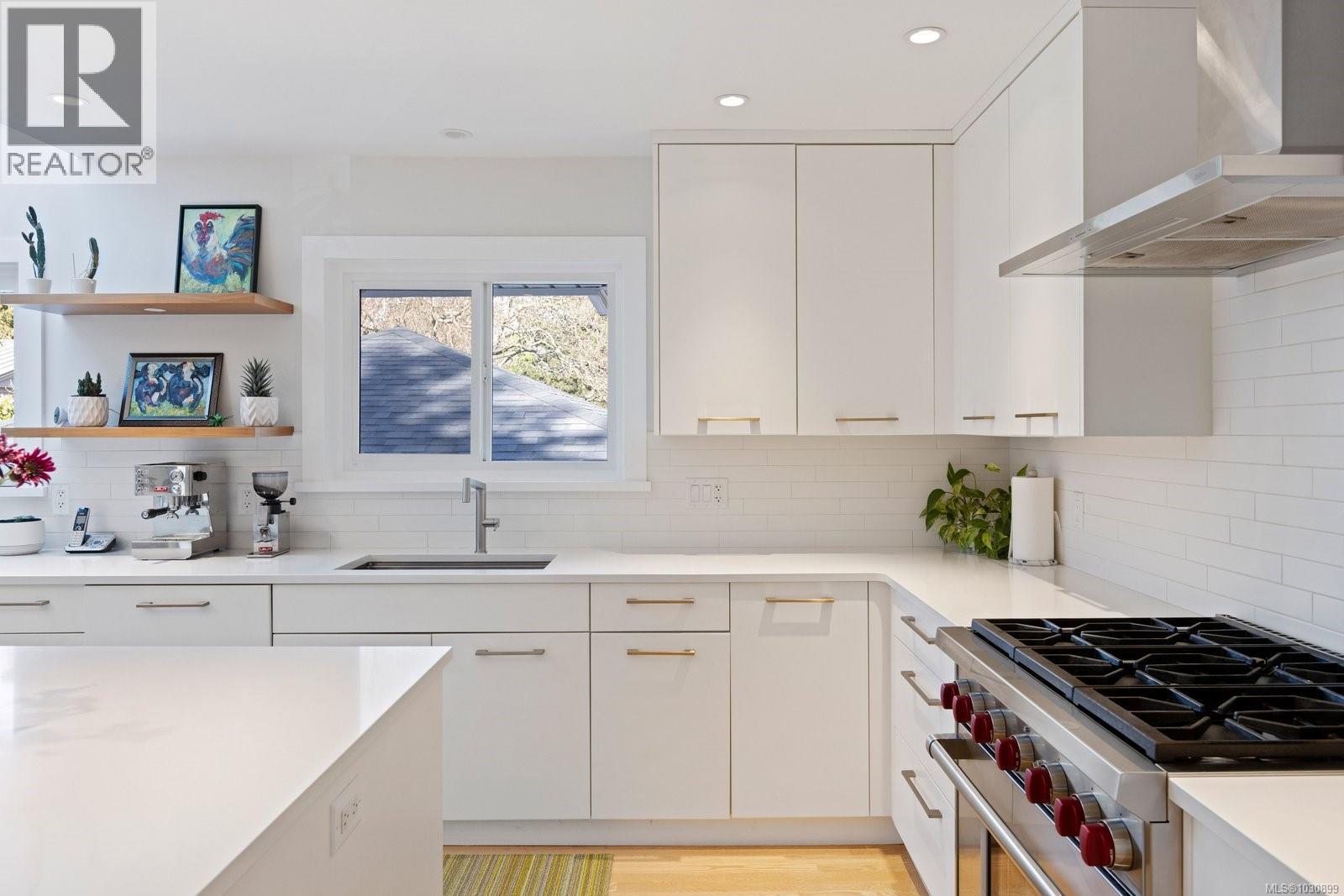  2700 Dorset Road, Oak Bay