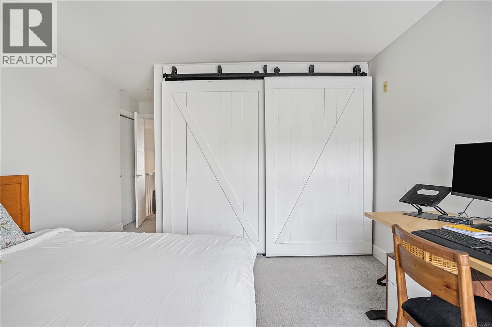 21 60 Dallas Road, Victoria