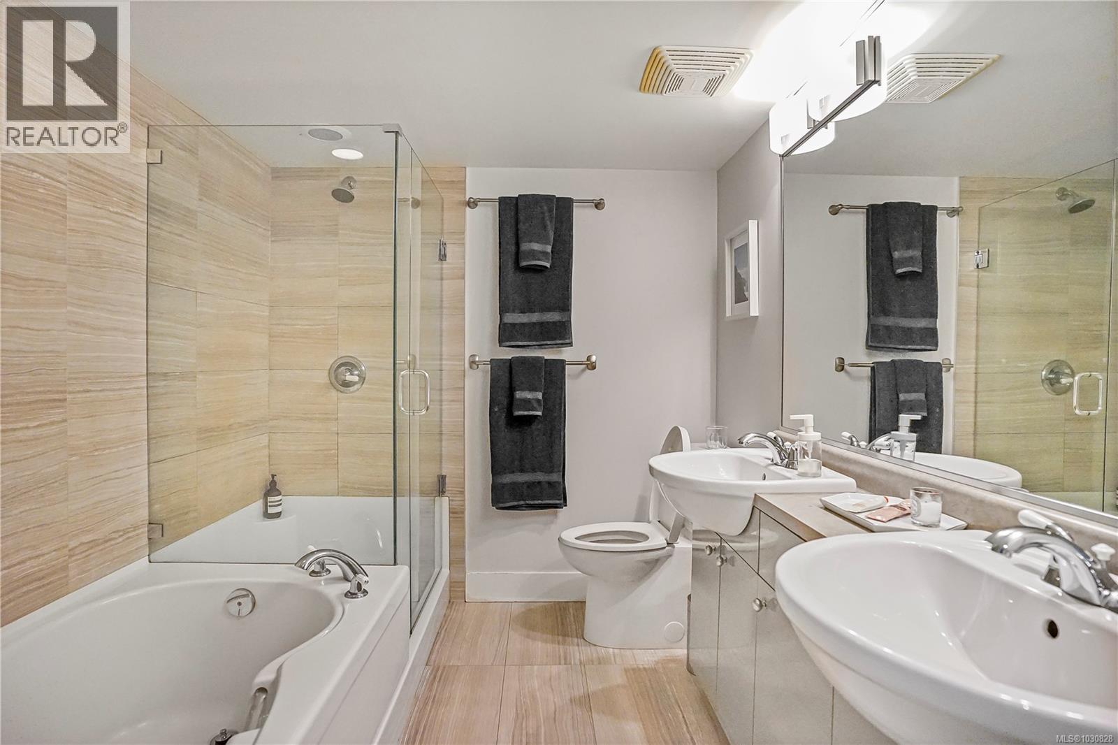 21 60 Dallas Road, Victoria