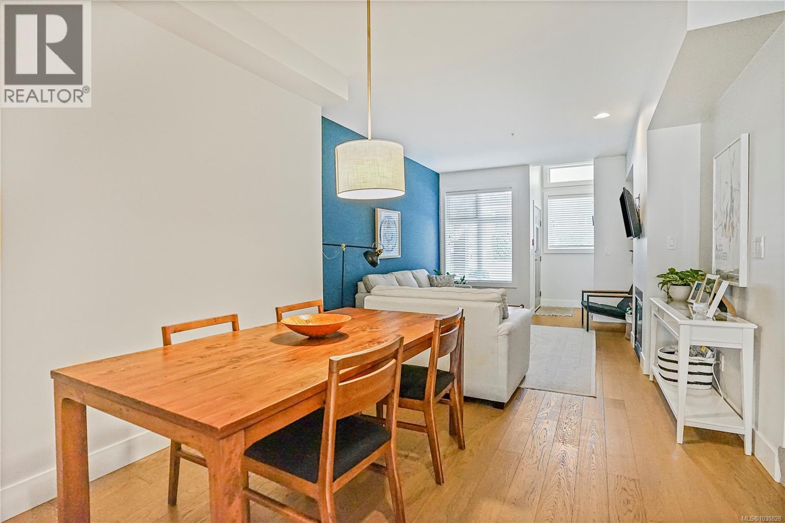 21 60 Dallas Road, Victoria