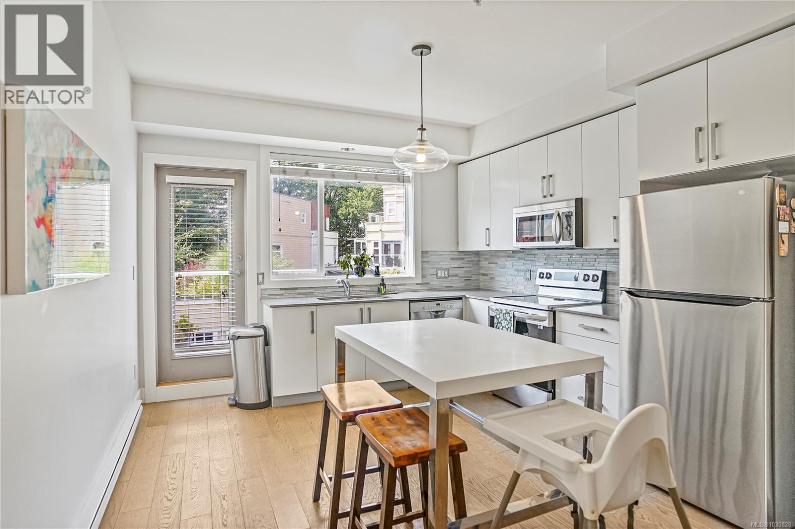 21 60 Dallas Road, Victoria