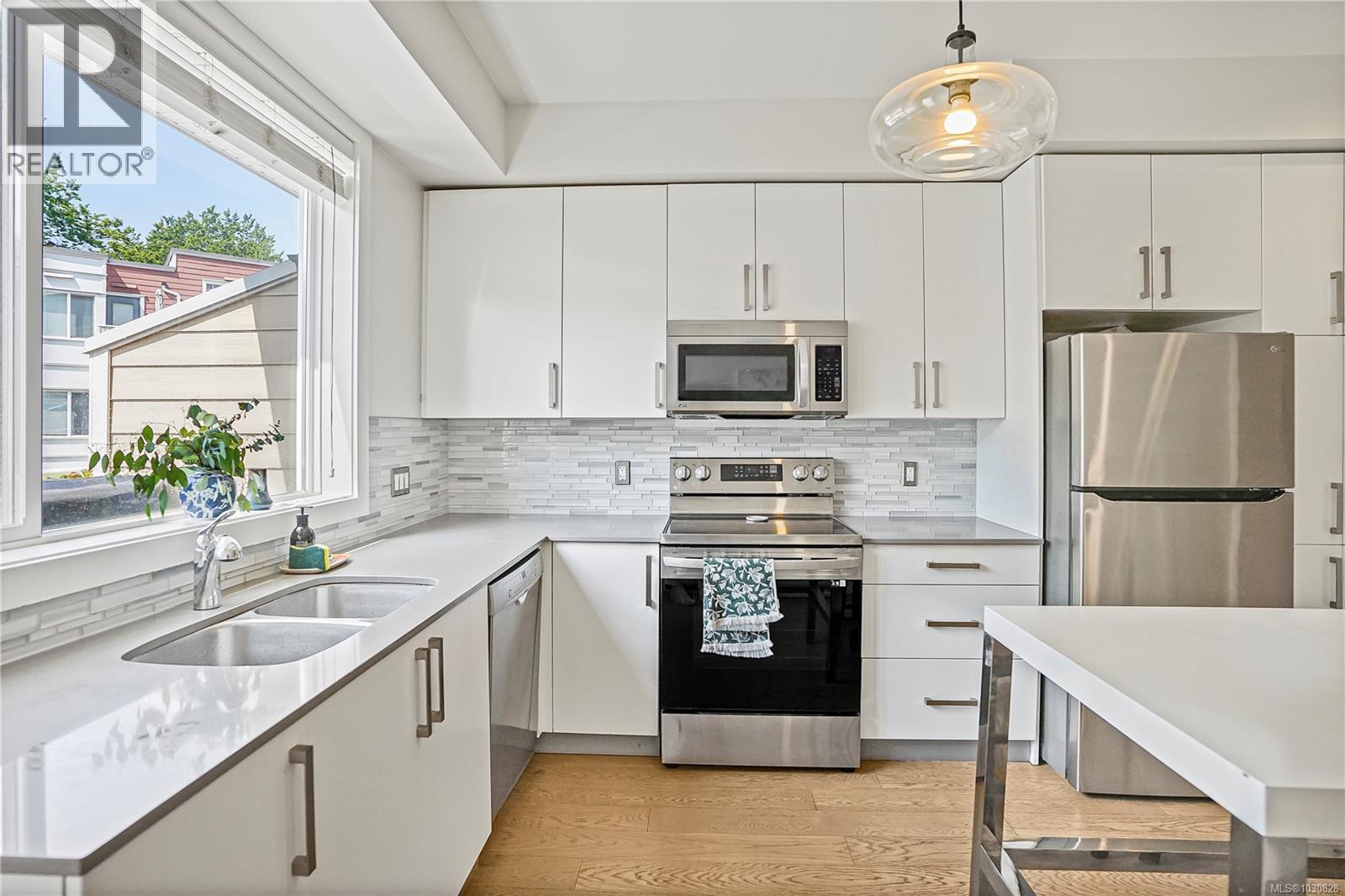 21 60 Dallas Road, Victoria