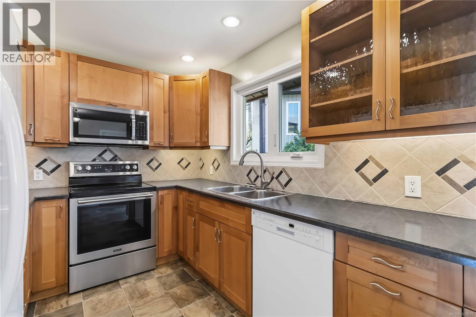 3317 Joanne Pl, Colwood