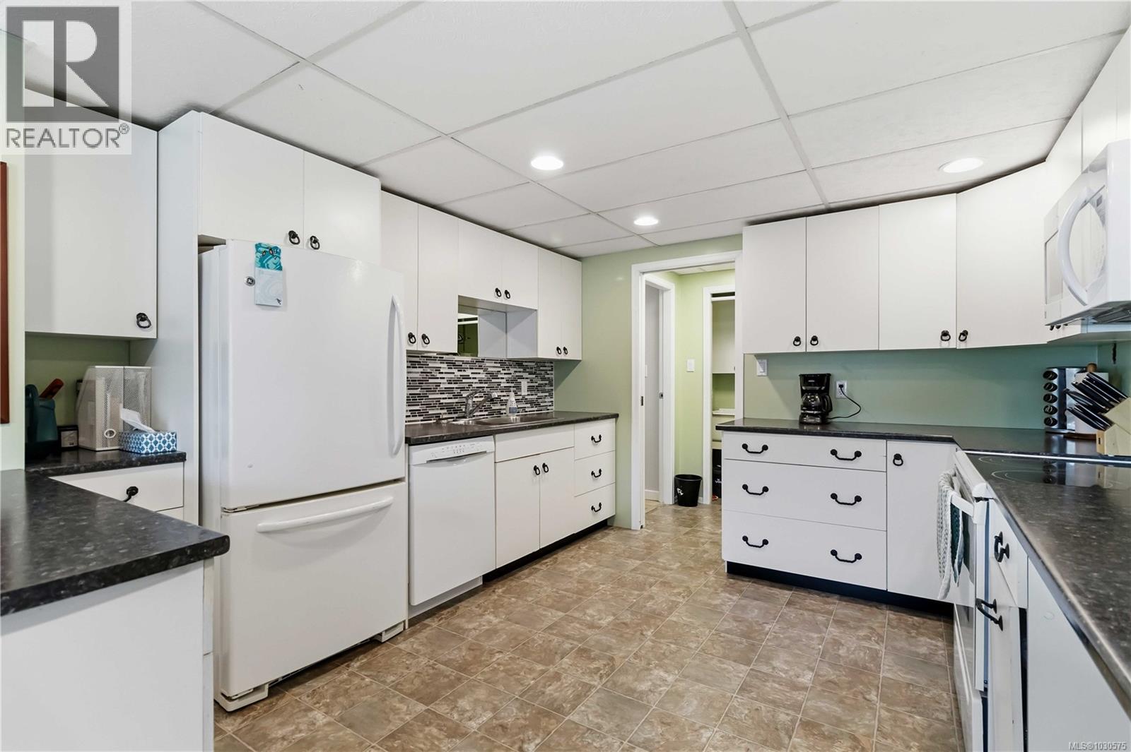 3317 Joanne Pl, Colwood