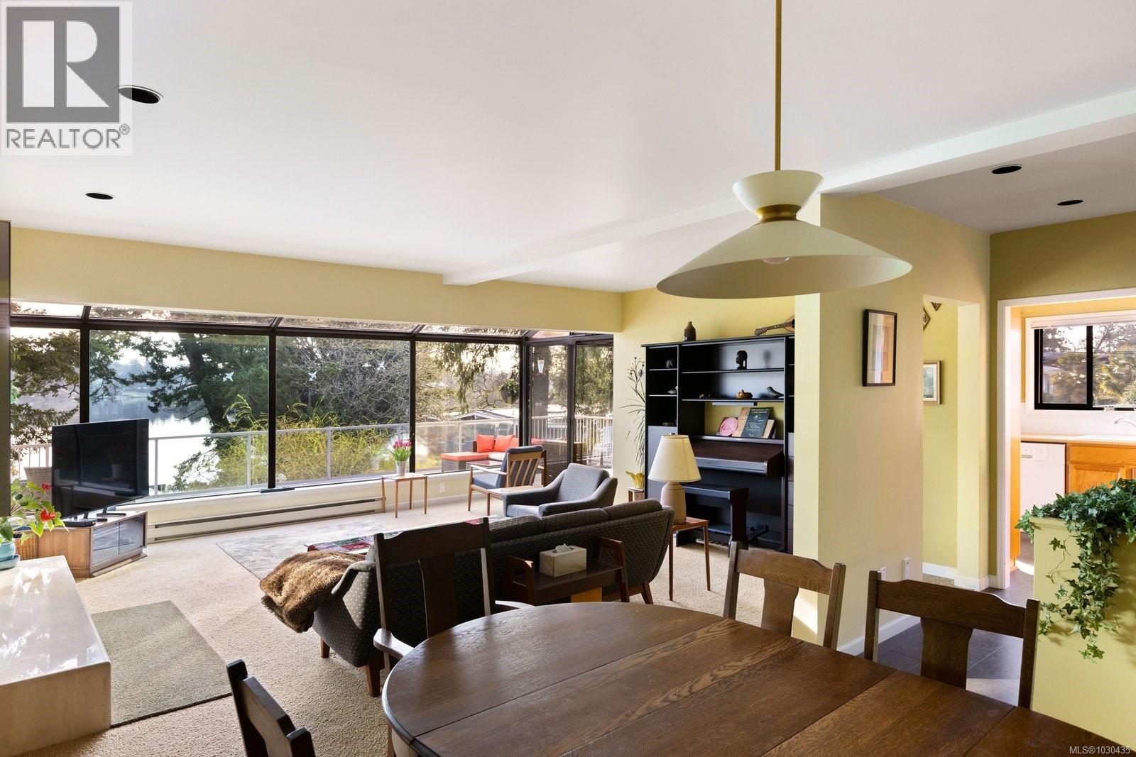 66 Kingham Pl, View Royal