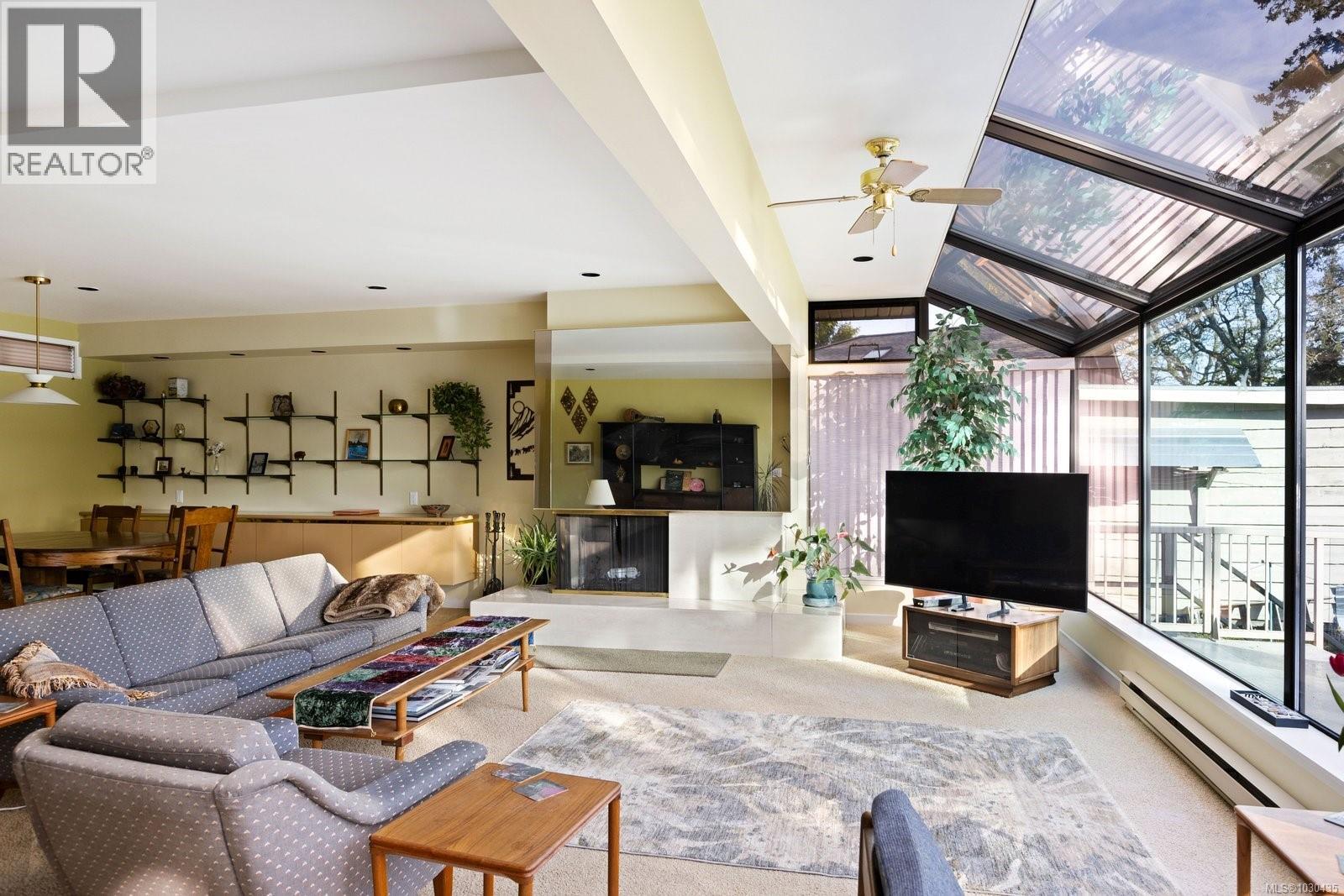 66 Kingham Pl, View Royal