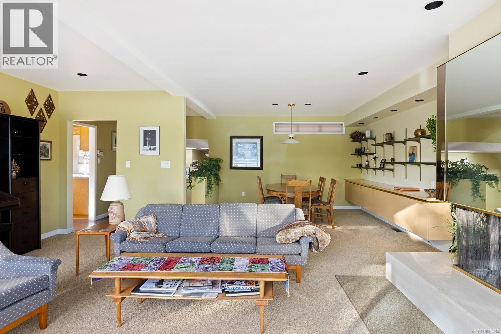 66 Kingham Pl, View Royal