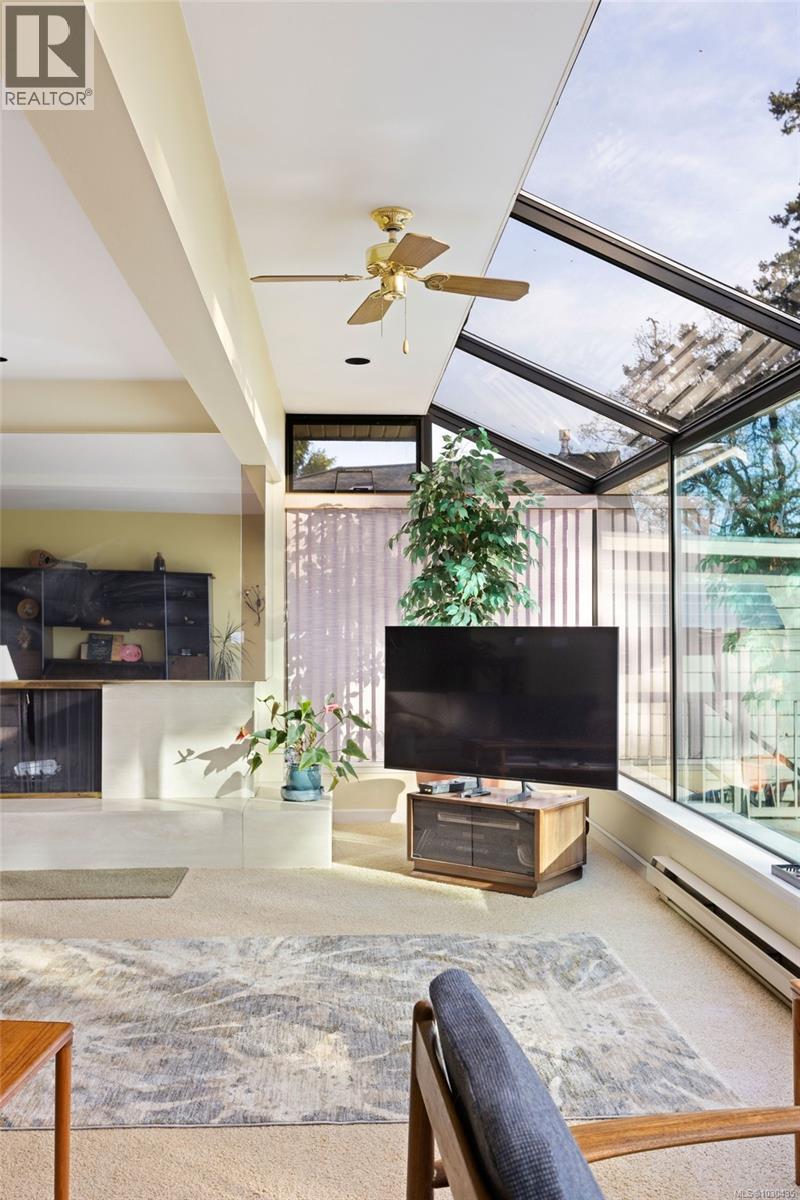 66 Kingham Pl, View Royal