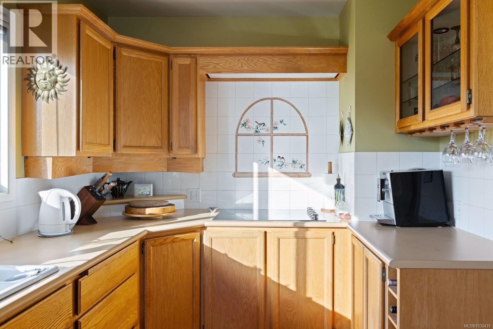 66 Kingham Pl, View Royal