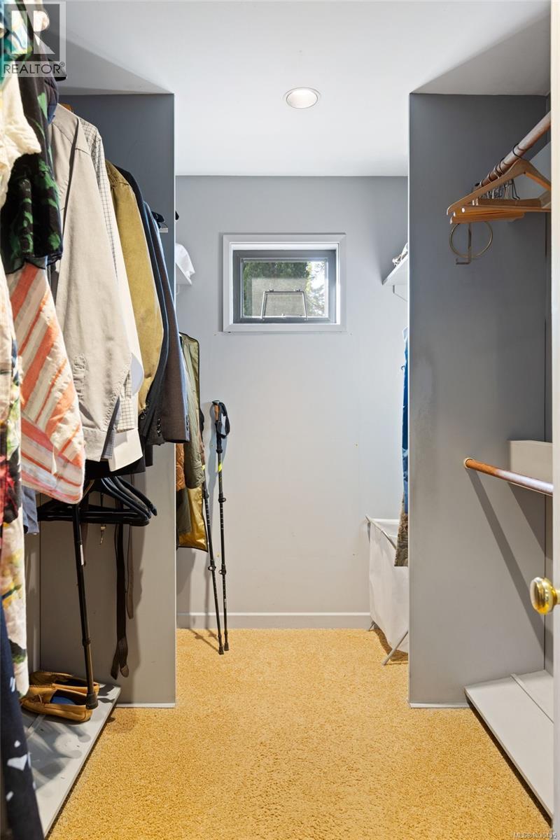 66 Kingham Pl, View Royal