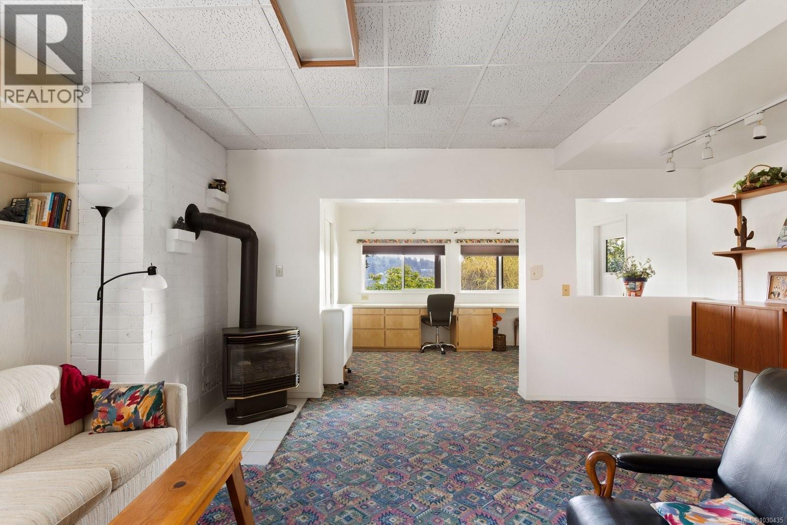 66 Kingham Pl, View Royal