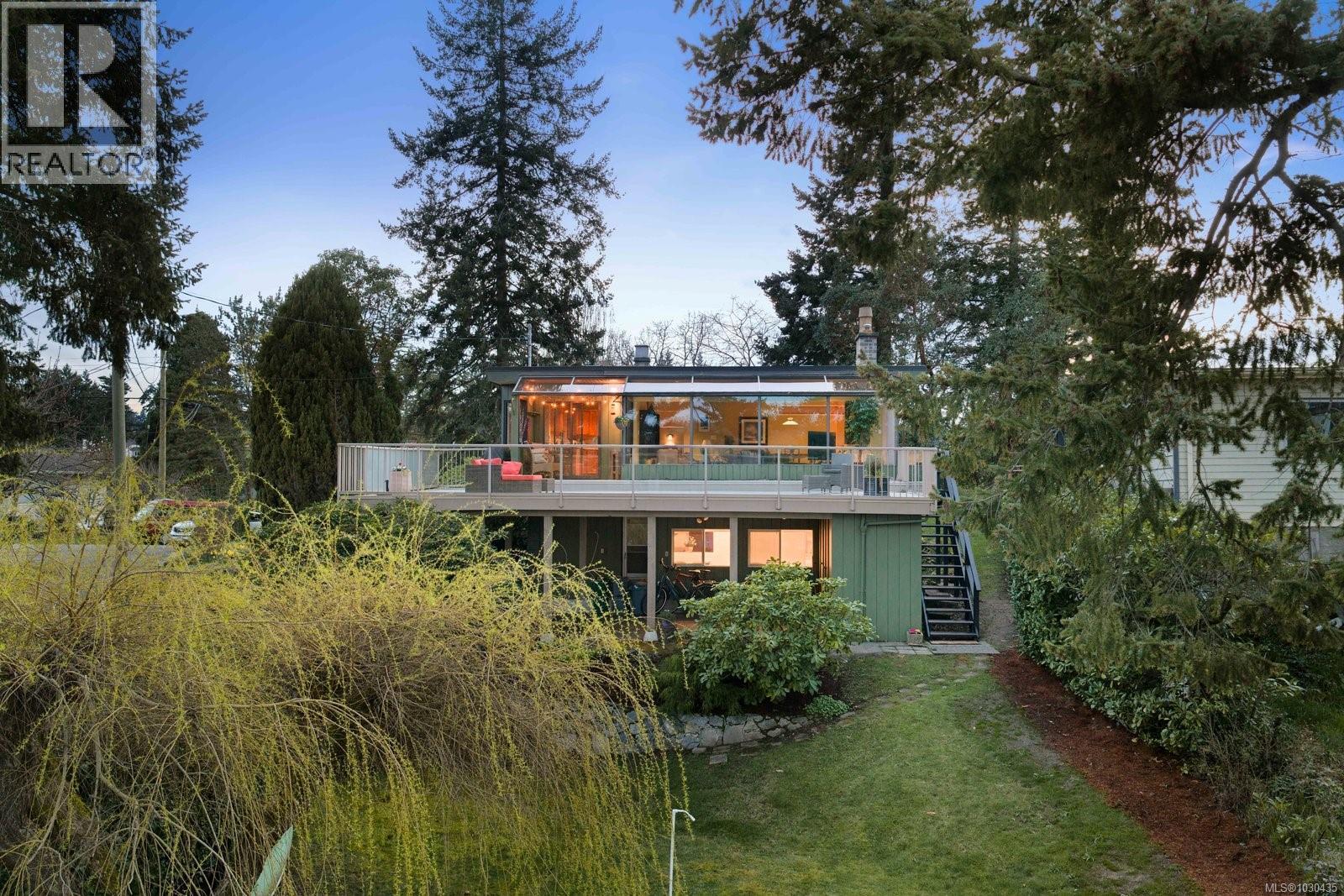 66 Kingham Pl, View Royal