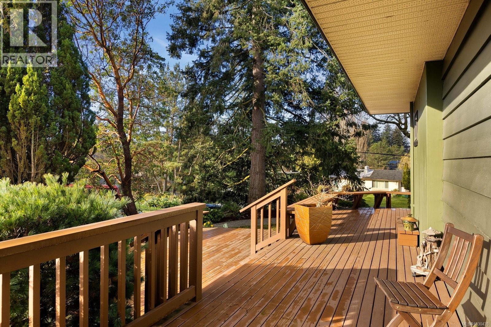 66 Kingham Pl, View Royal