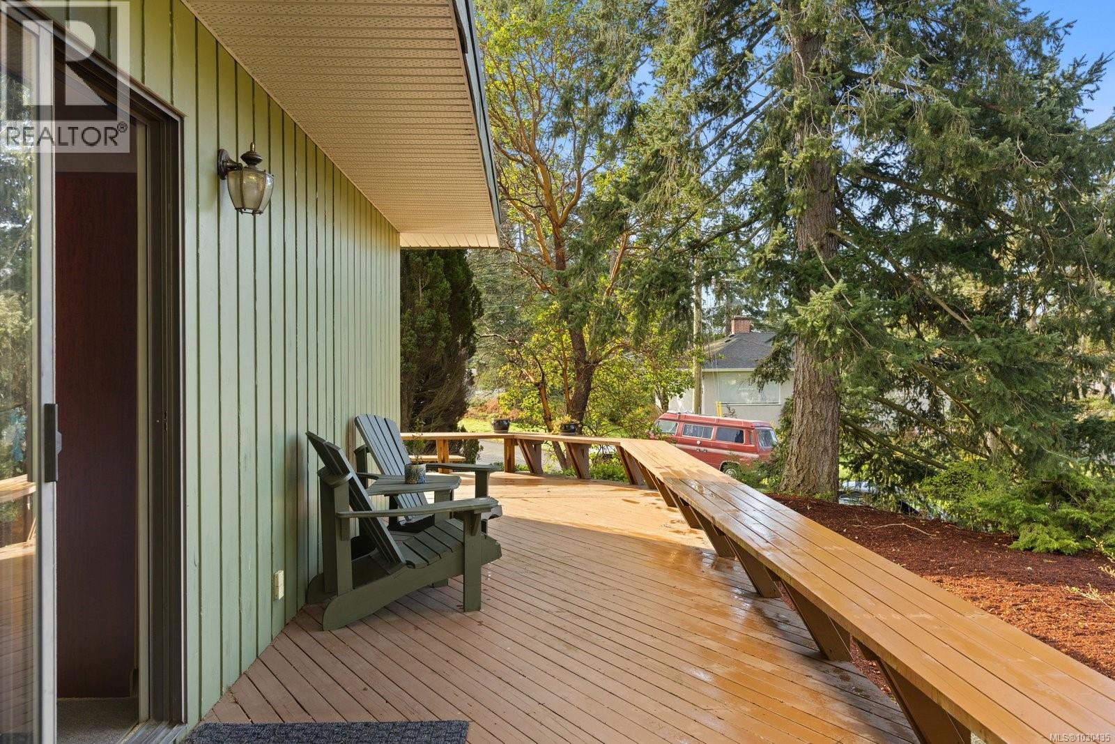 66 Kingham Pl, View Royal