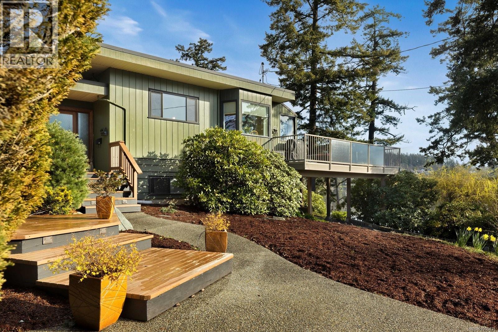 66 Kingham Pl, View Royal