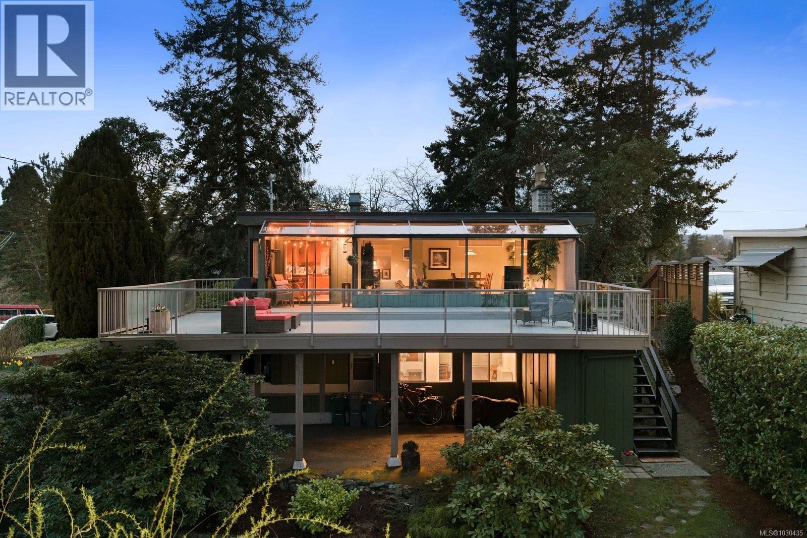 66 Kingham Pl, View Royal