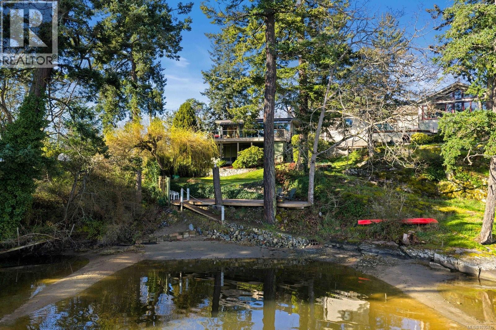 66 Kingham Pl, View Royal