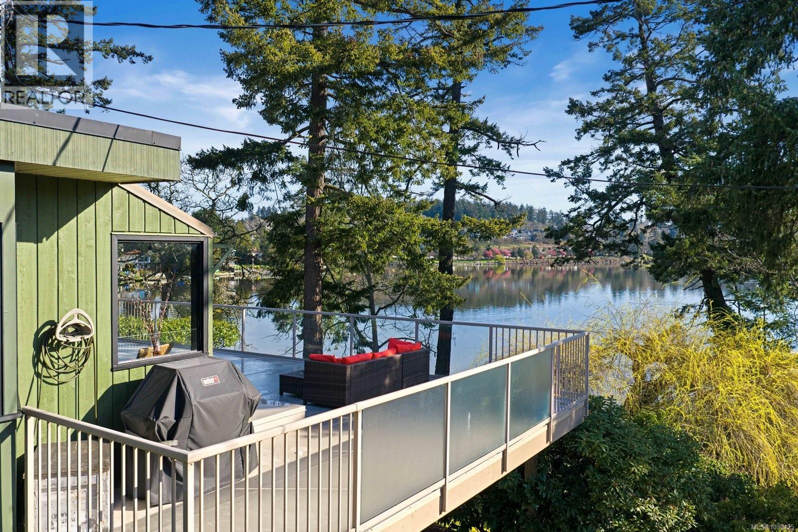 66 Kingham Pl, View Royal