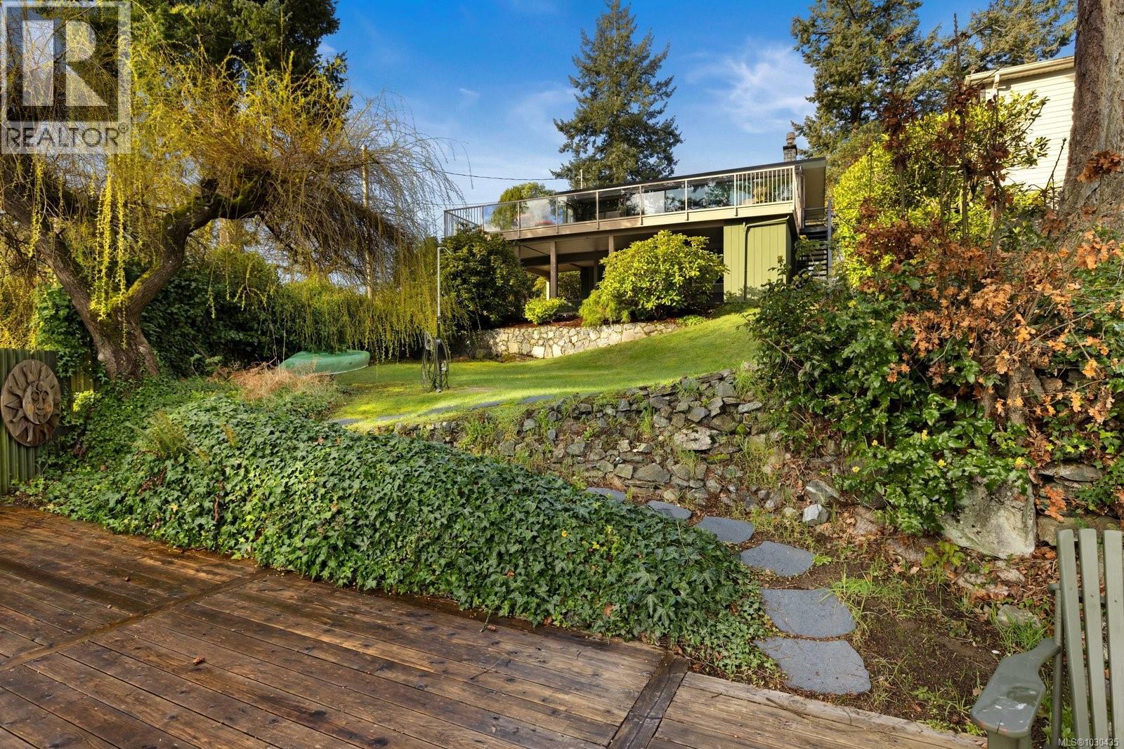 66 Kingham Pl, View Royal