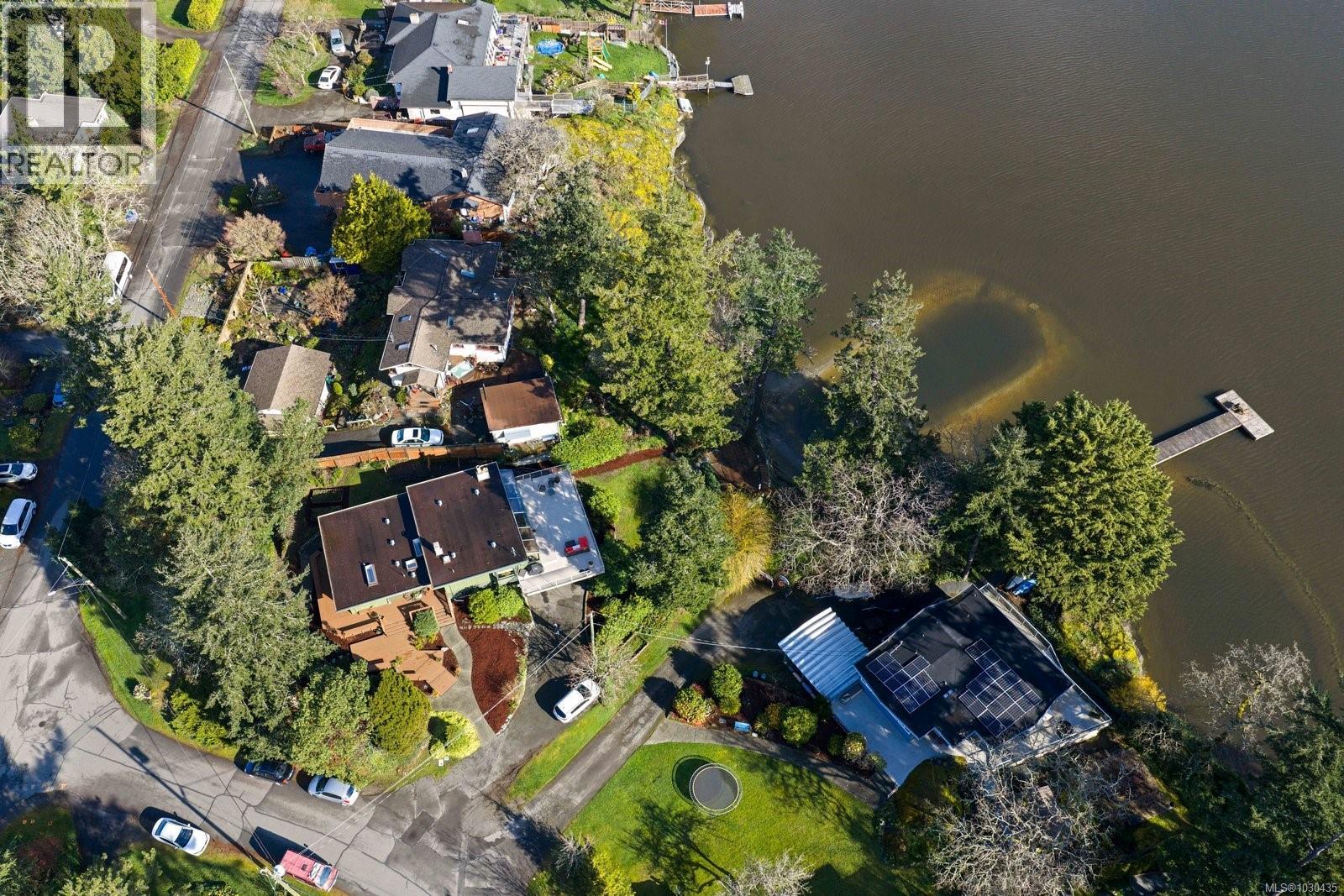 66 Kingham Pl, View Royal