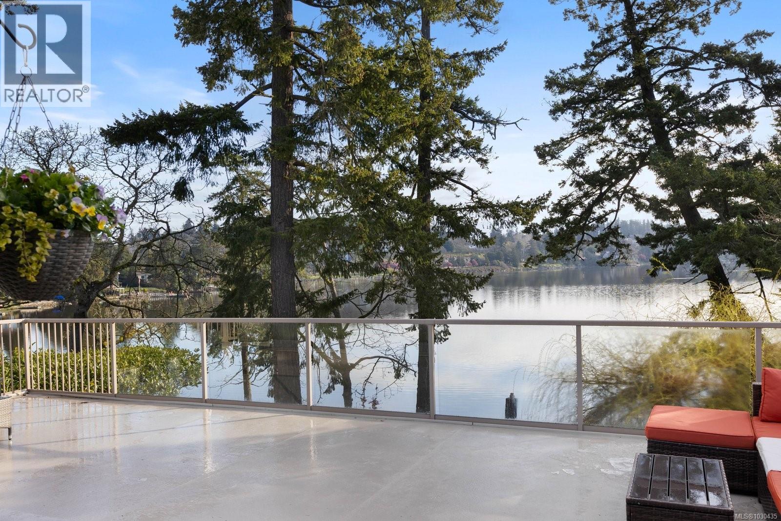 66 Kingham Pl, View Royal