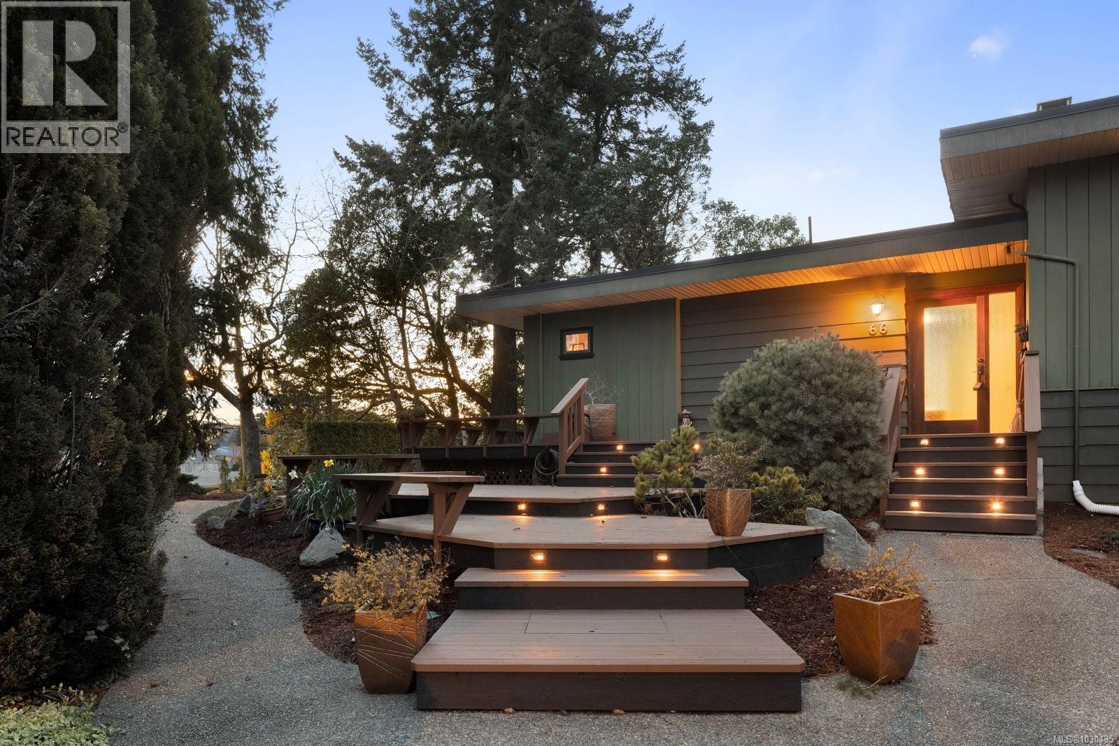 66 Kingham Pl, View Royal