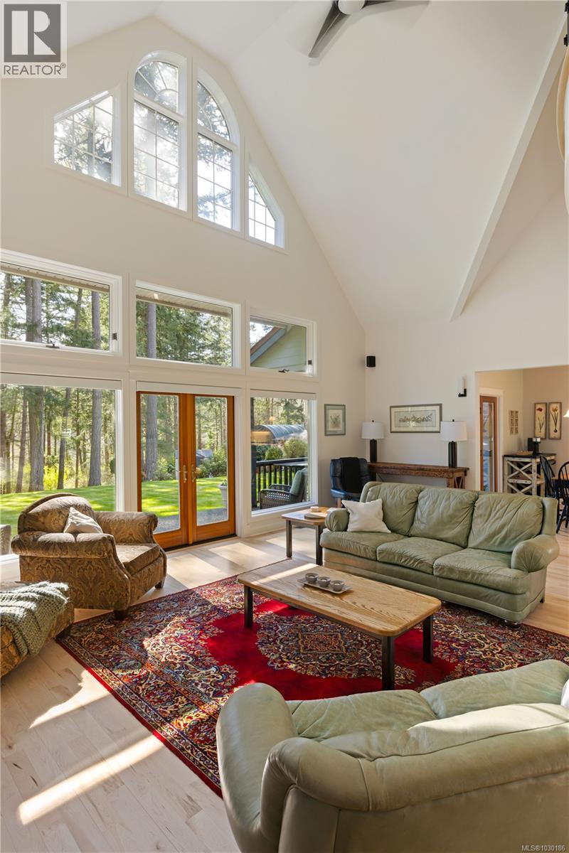 1228 Garden Gate Dr, Central Saanich