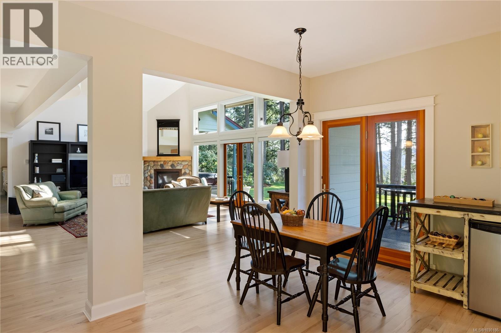 1228 Garden Gate Dr, Central Saanich