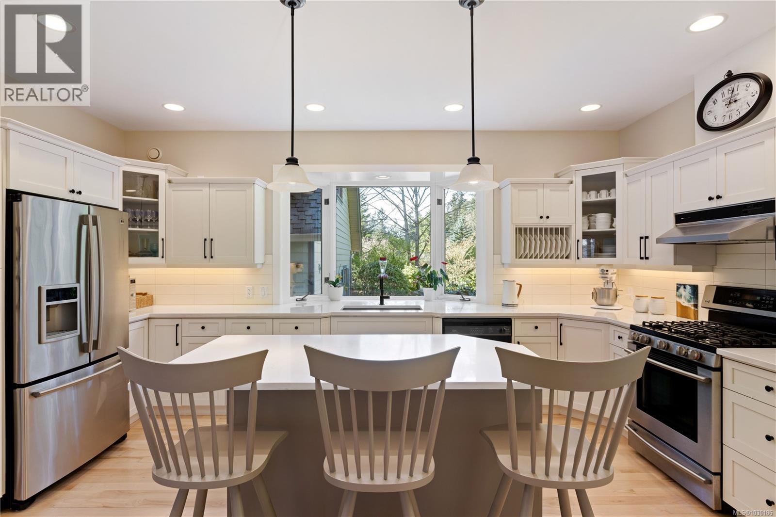 1228 Garden Gate Dr, Central Saanich