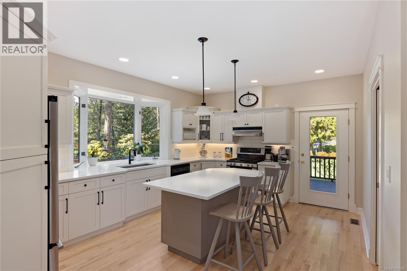 1228 Garden Gate Dr, Central Saanich