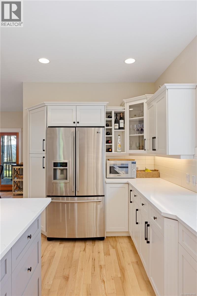 1228 Garden Gate Dr, Central Saanich