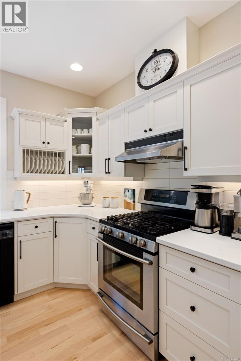 1228 Garden Gate Dr, Central Saanich